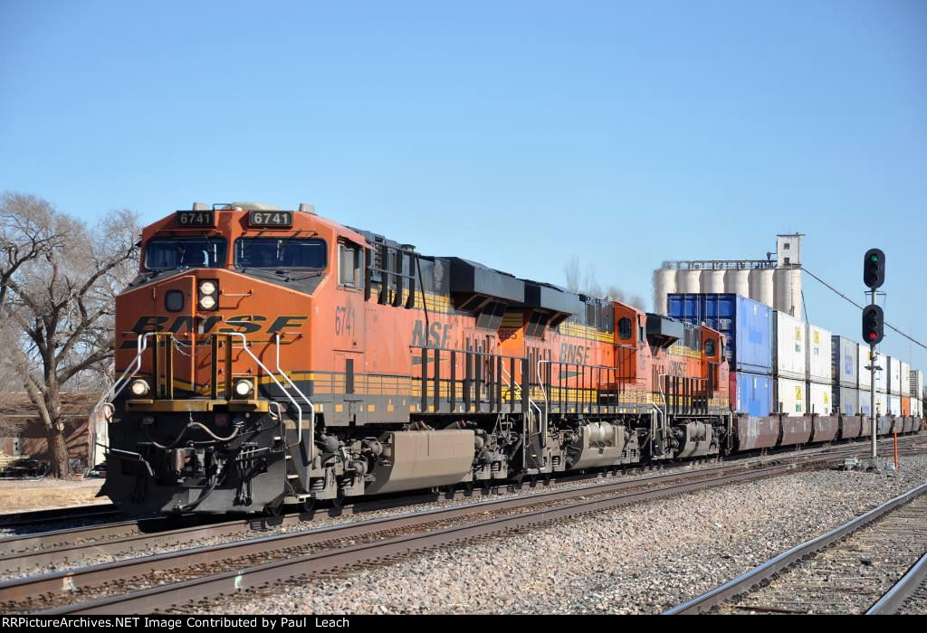 Intermodal rolls west